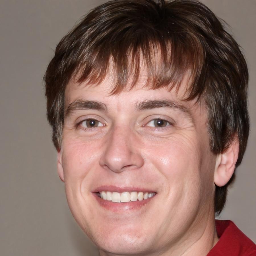 Professional headshot of Chen Wei-Ming, web developer